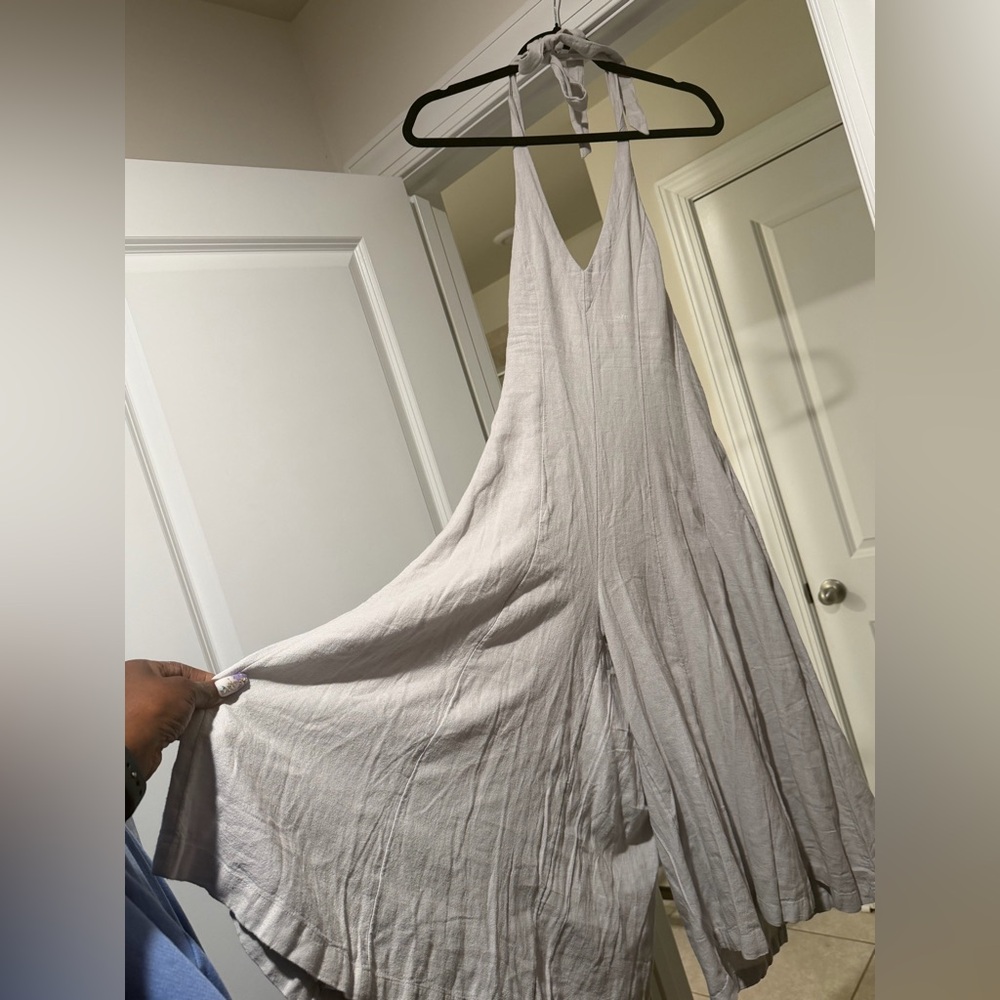 Free People Cream V-Neck Romper size XS 🔥 Oversize